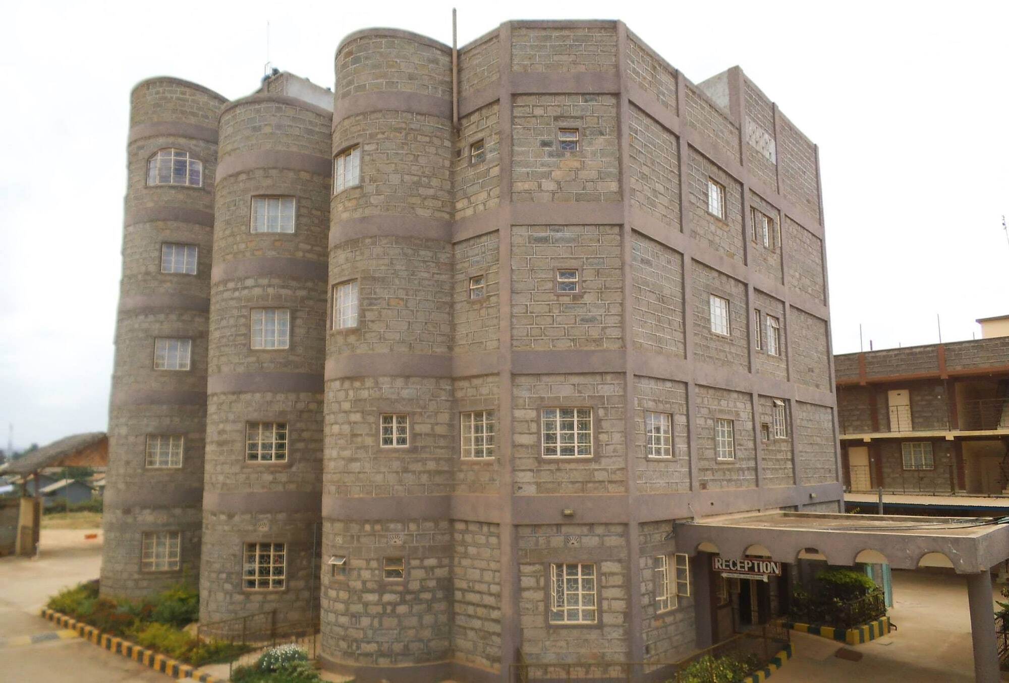 Nanyuki Simba Lodge Exterior foto